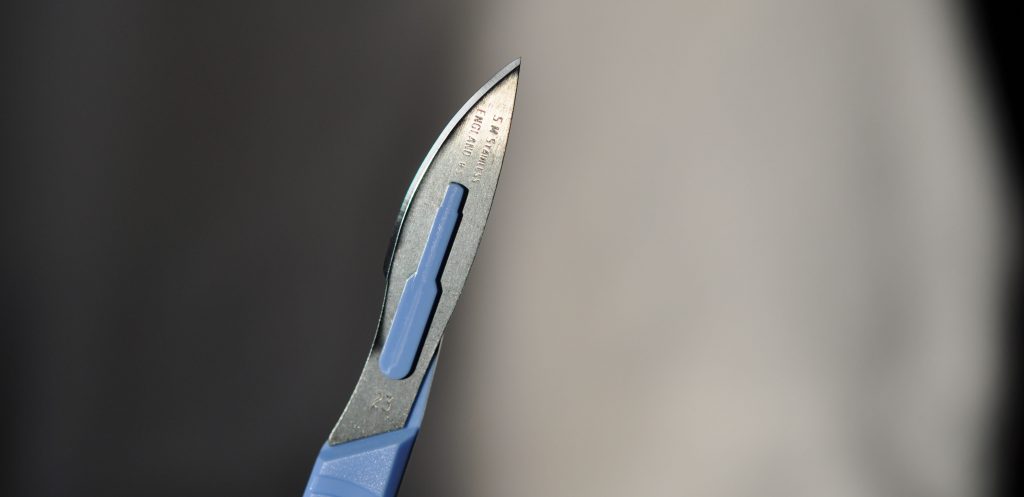 Close scalpel